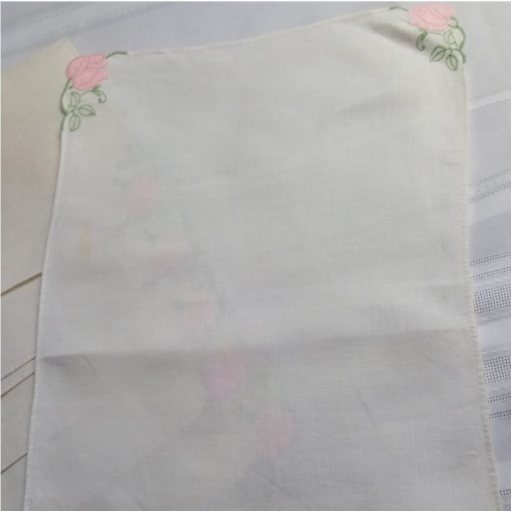 Vtg rose embroidery napkins - Picture 7 of 14